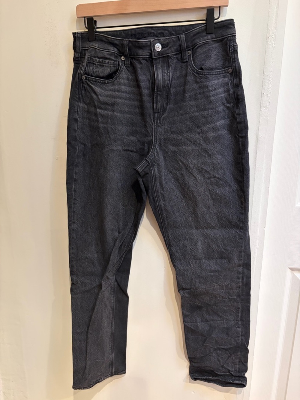 American Eagle Outfitters Women’s Straight Black Washed Jeans